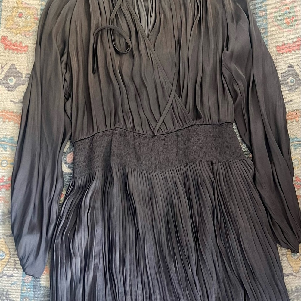 Women's G Pleated Long-Sleeve Dress
